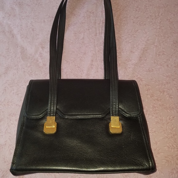 Diamicci Handbags - 🌷4/$20 Black color Shoulder Bag